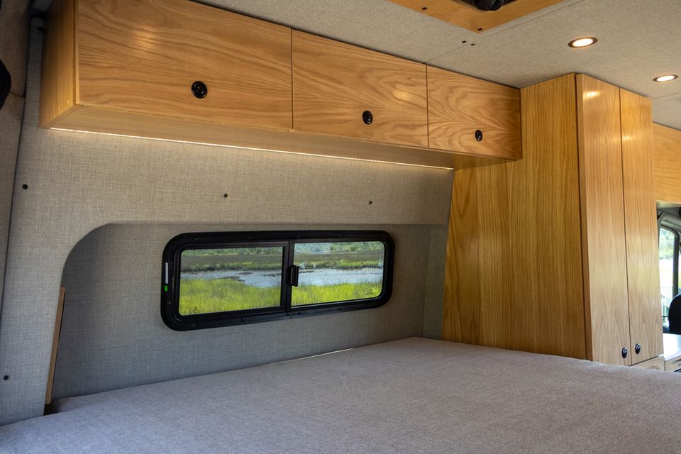 The fixed east-west bed in the Drifter